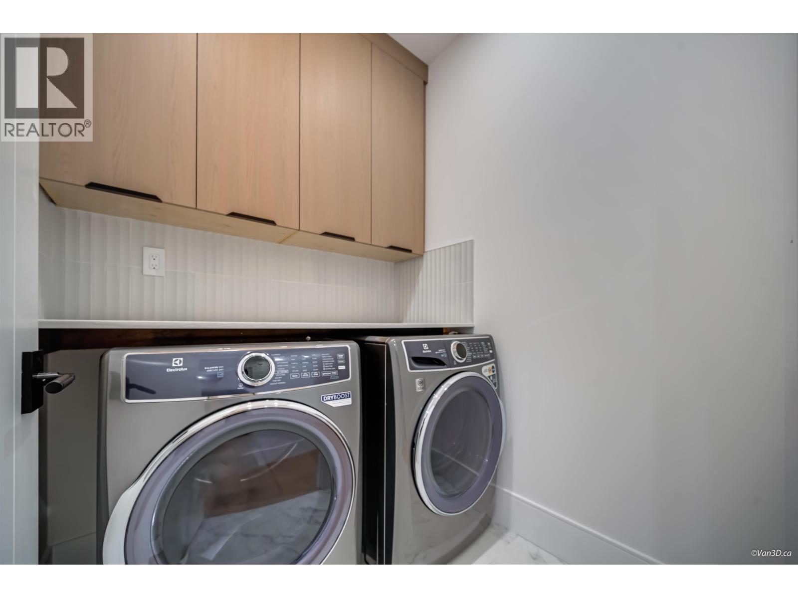 973 ADDERLEY STREET, North Vancouver