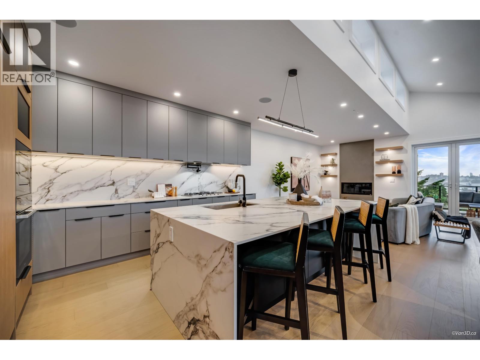 973 ADDERLEY STREET, North Vancouver