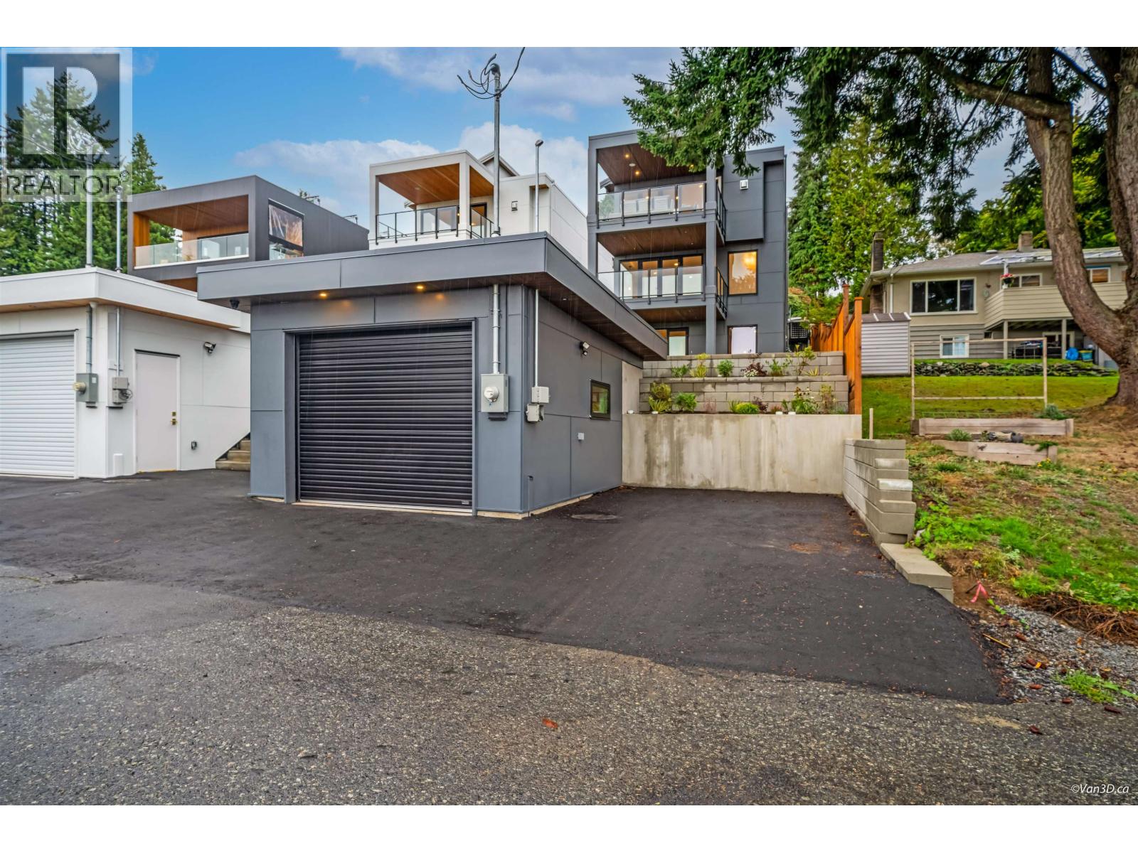 973 ADDERLEY STREET, North Vancouver