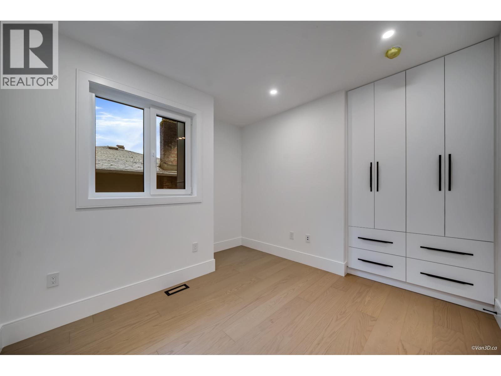 973 ADDERLEY STREET, North Vancouver