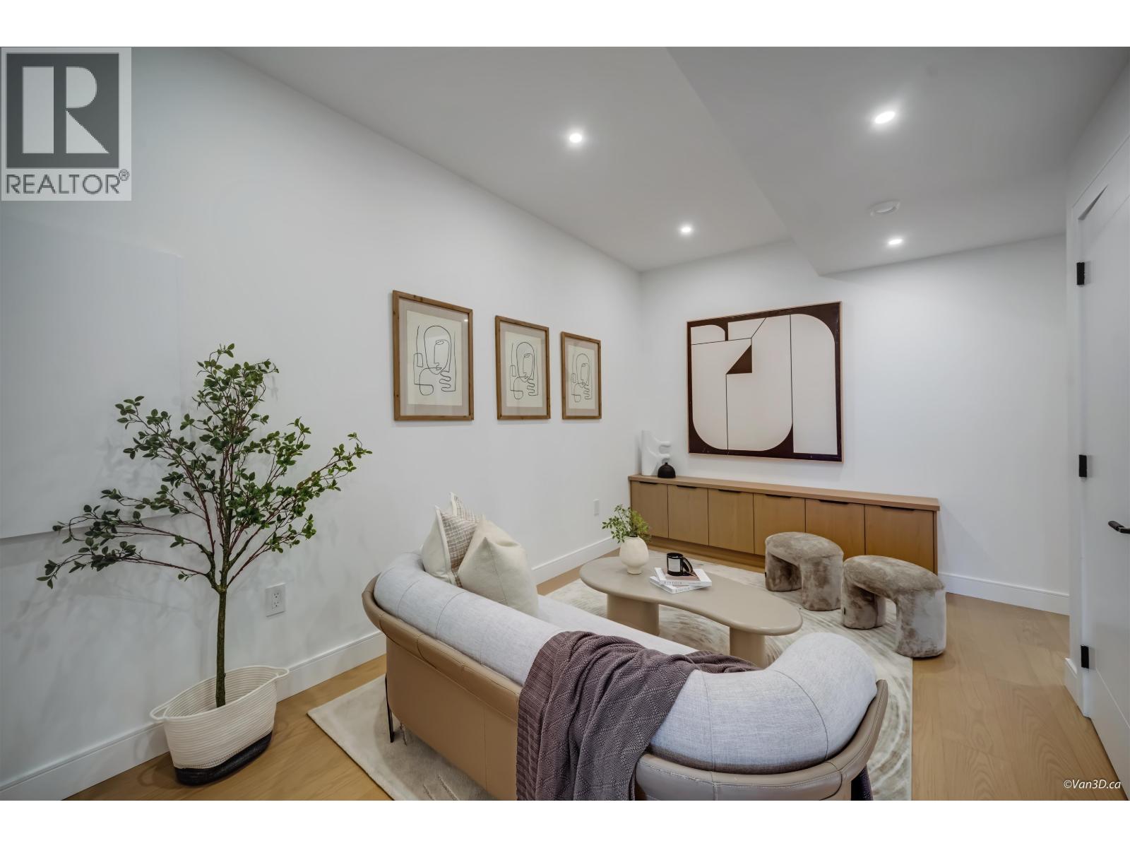 973 ADDERLEY STREET, North Vancouver