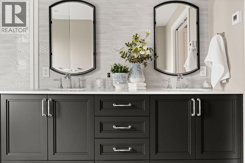 993 BROUGHTON STREET, Vancouver