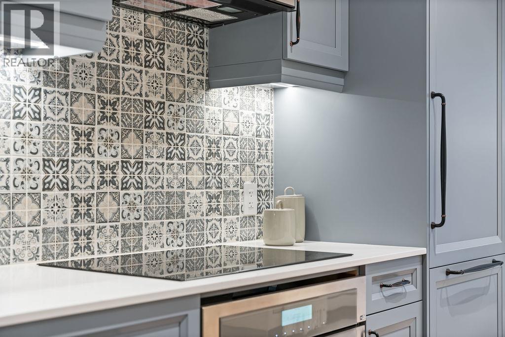 993 BROUGHTON STREET, Vancouver