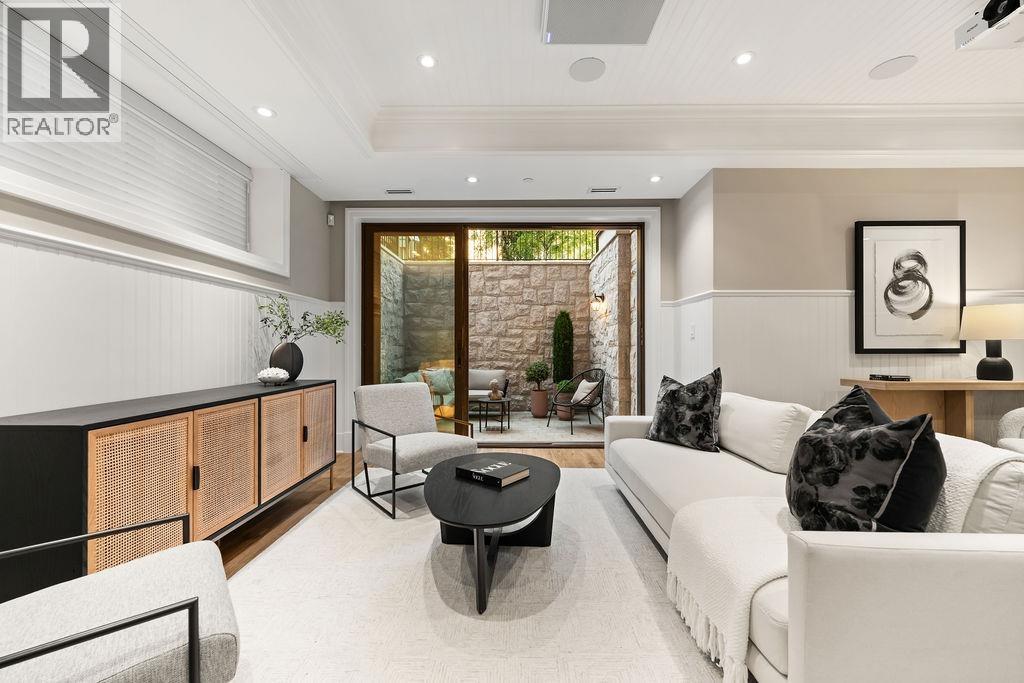 993 BROUGHTON STREET, Vancouver