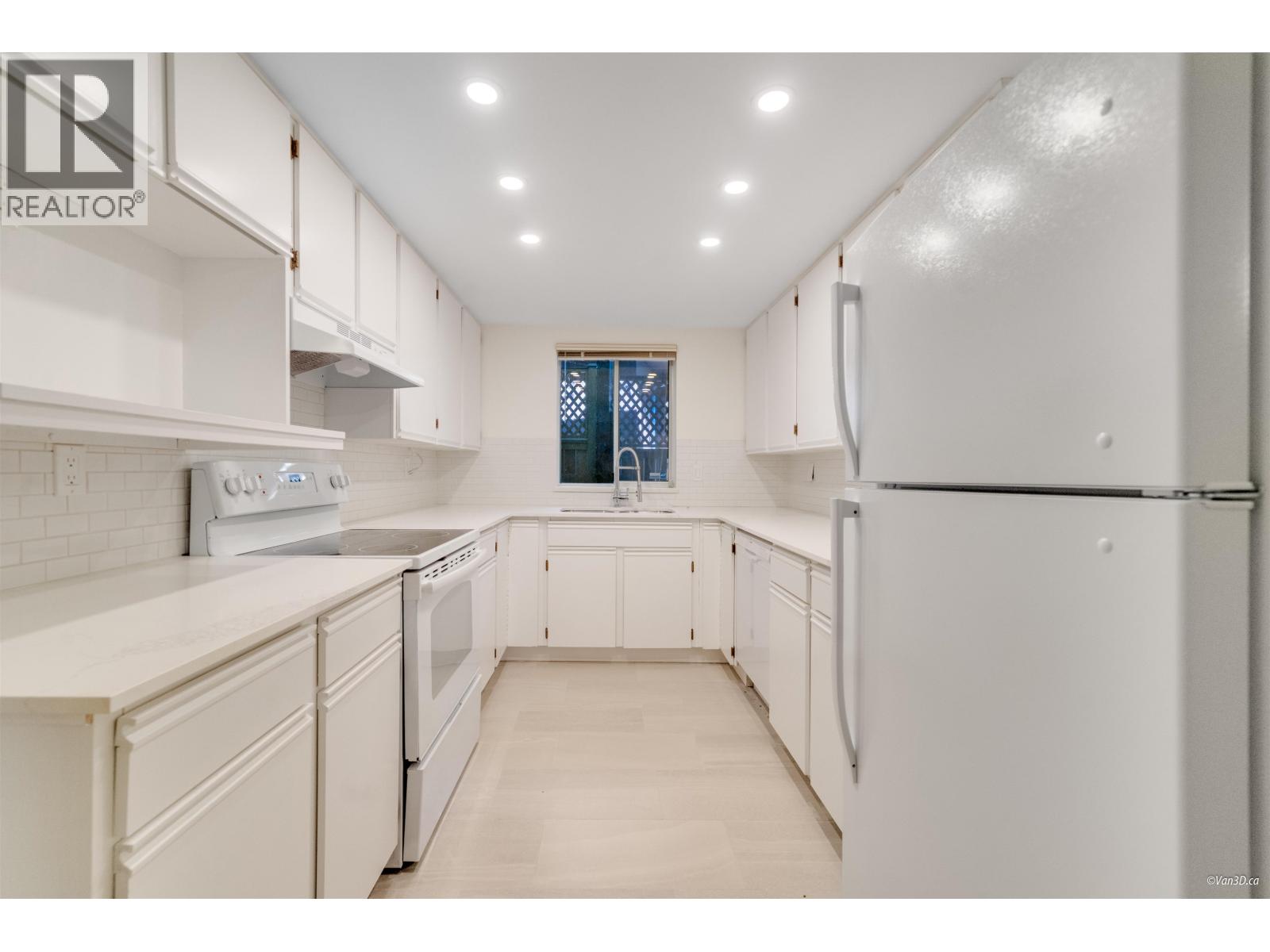 8515 ANSELL PLACE, West Vancouver