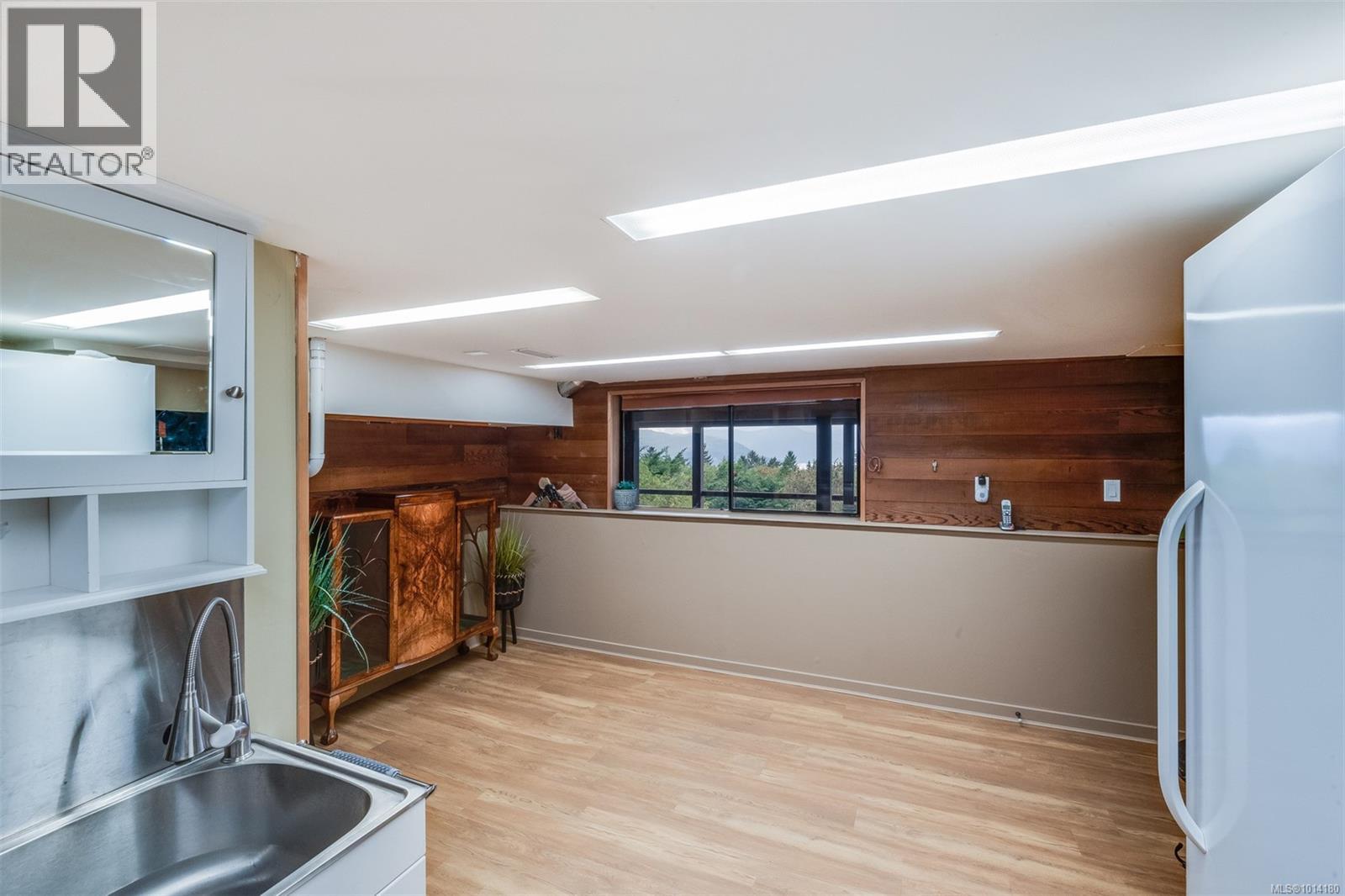  8100 Woodwyn Terrace, Central Saanich
