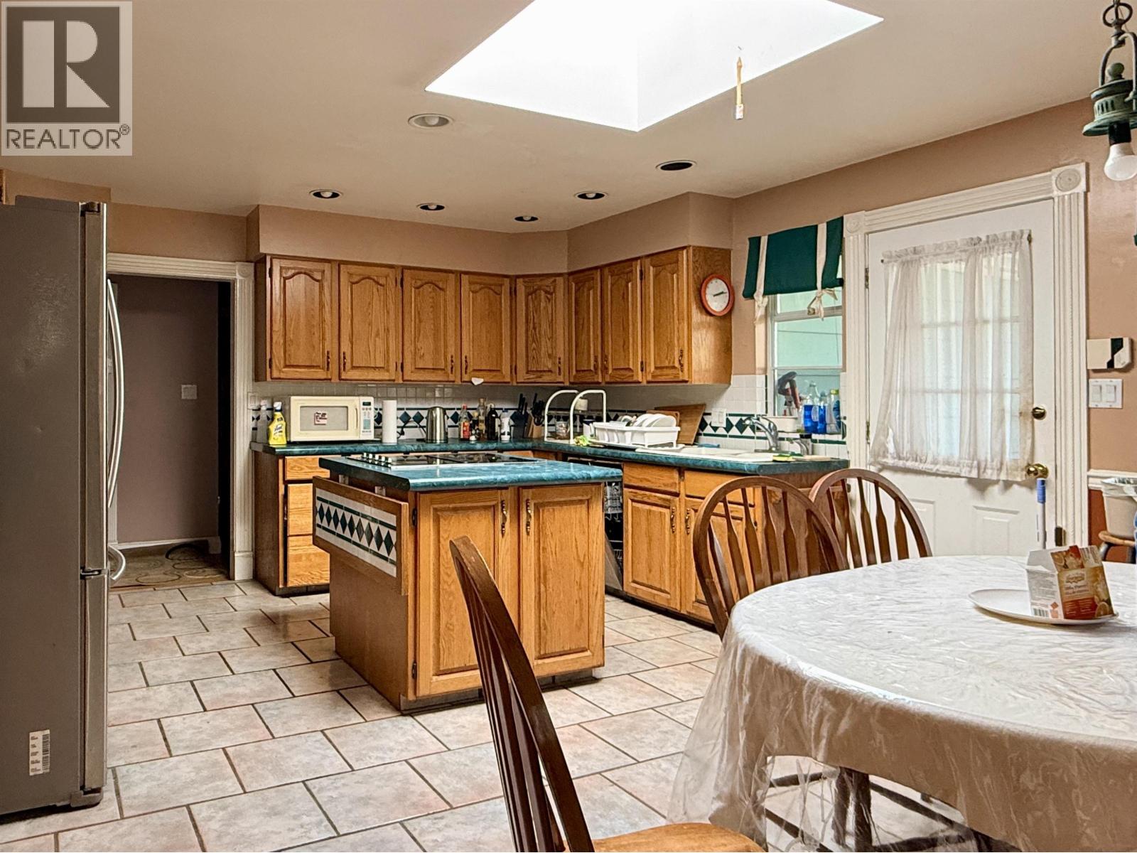 7275 SHAWNEE PLACE, Vancouver