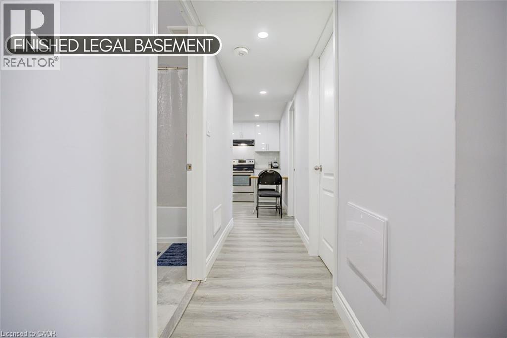 21 SANDSPRINGS Crescent