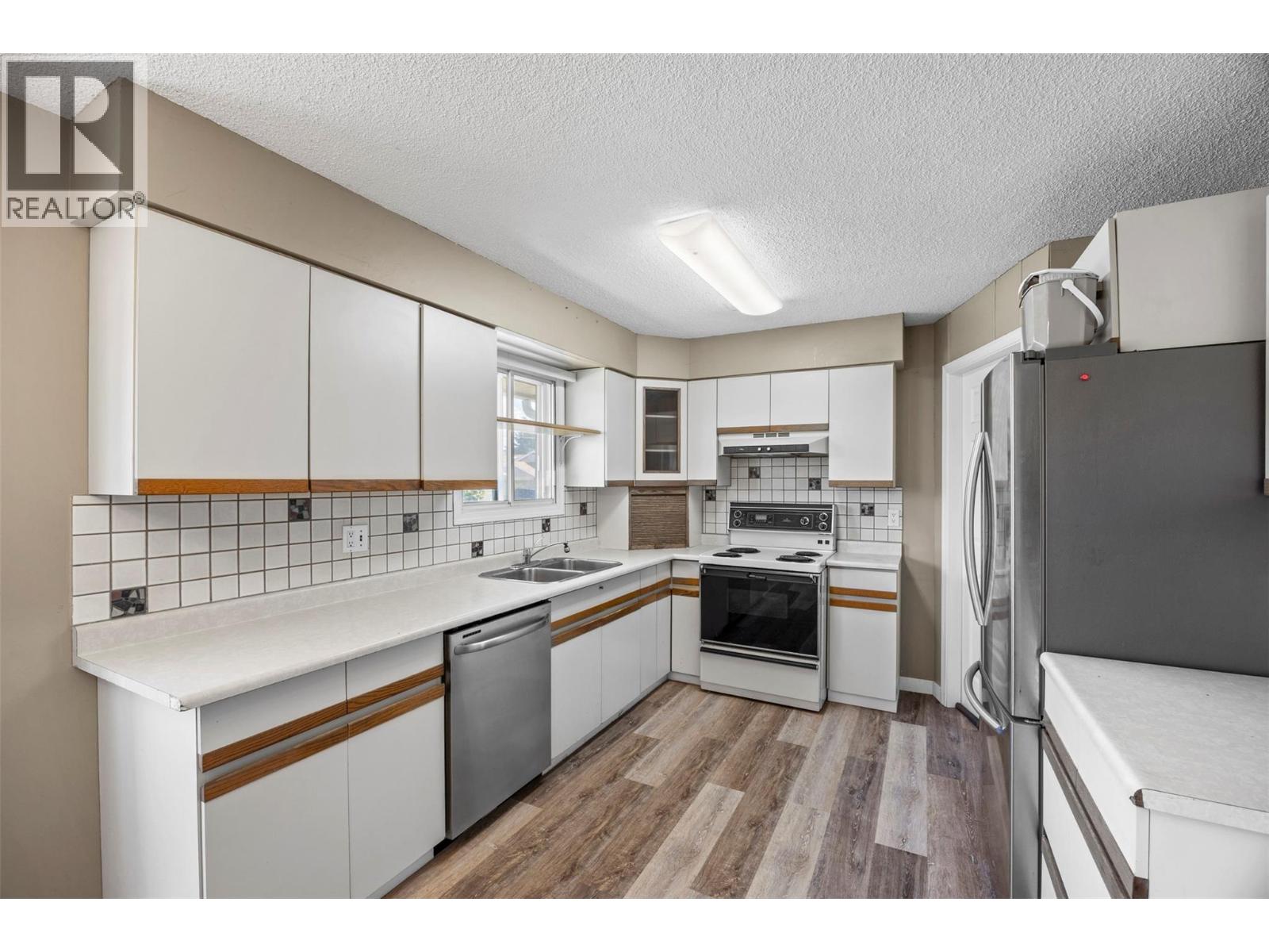 971 Kirkland Place - 10