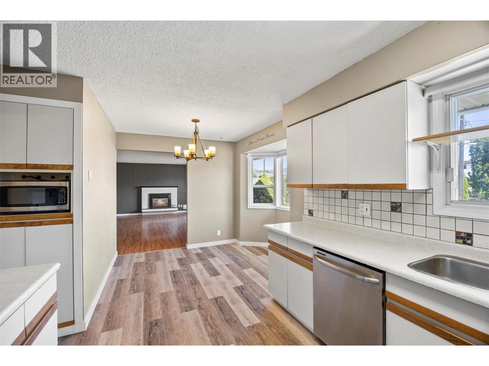 971 KIRKLAND PLACE - 11