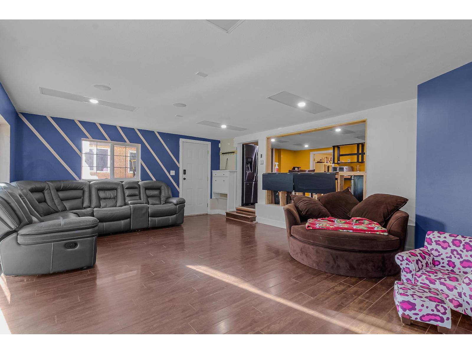 9538 STAVE LAKE STREET, Mission