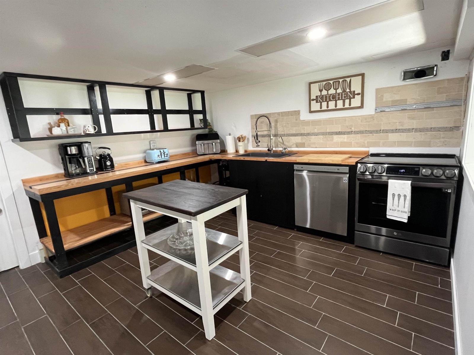 9538 STAVE LAKE STREET, Mission