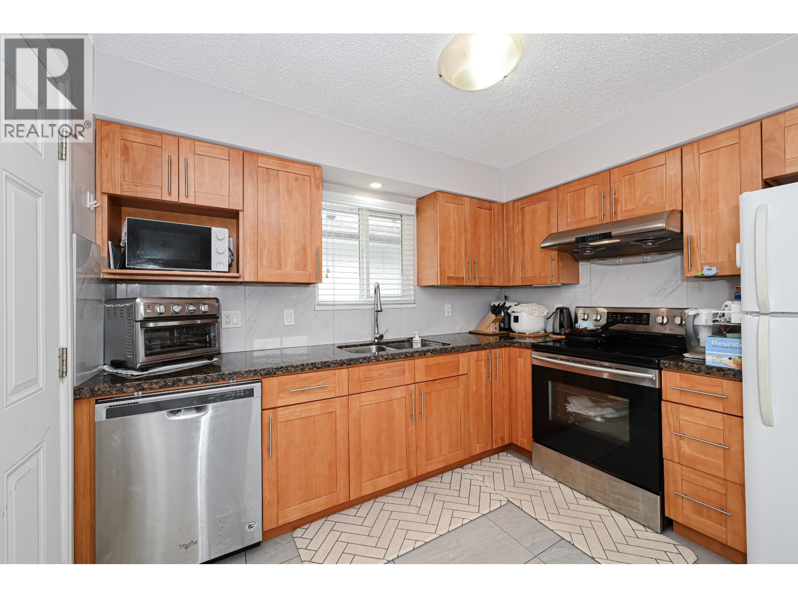 1818 FRASER AVENUE, Port Coquitlam