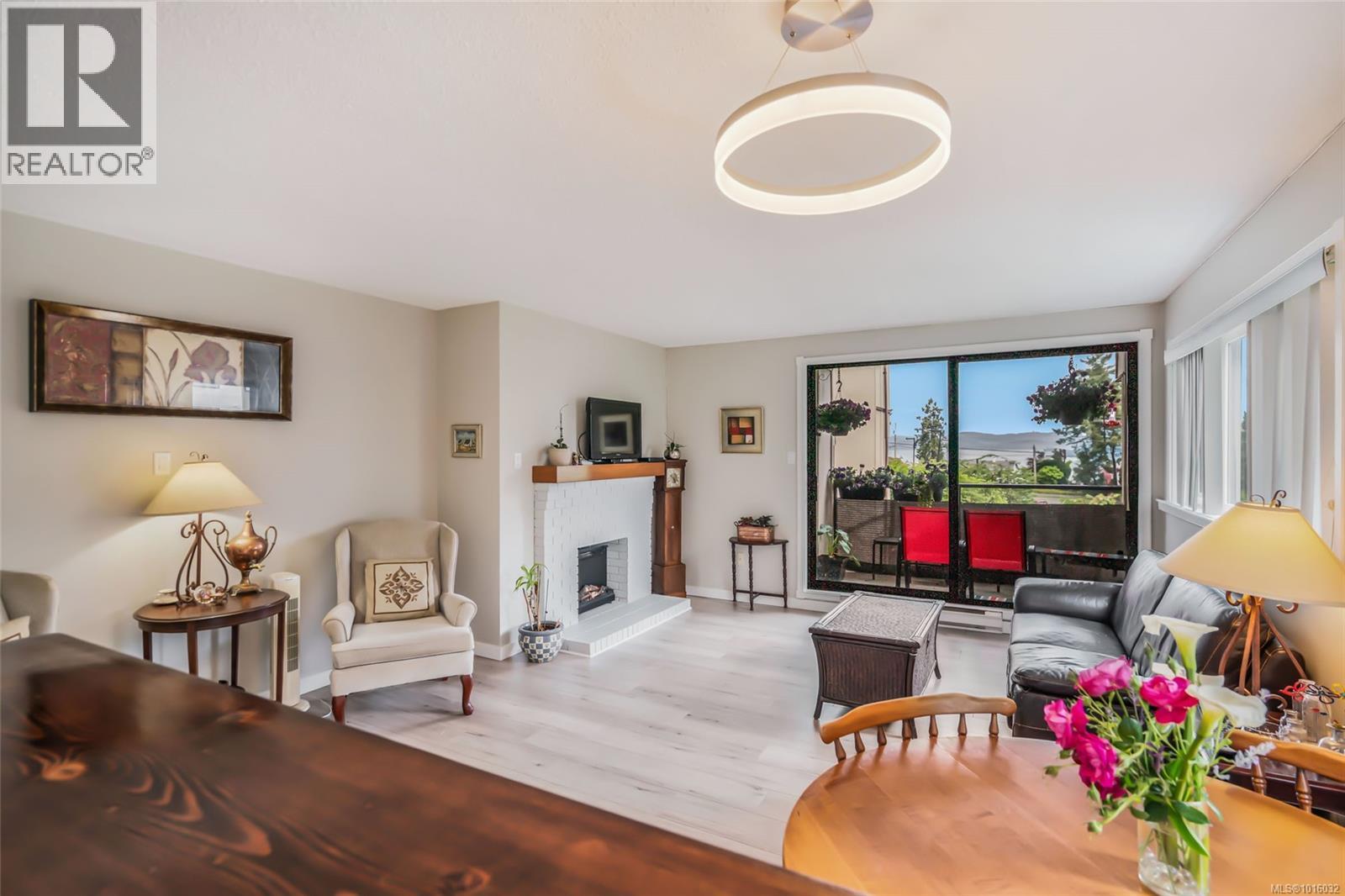 201 309 MORISON Ave, Parksville