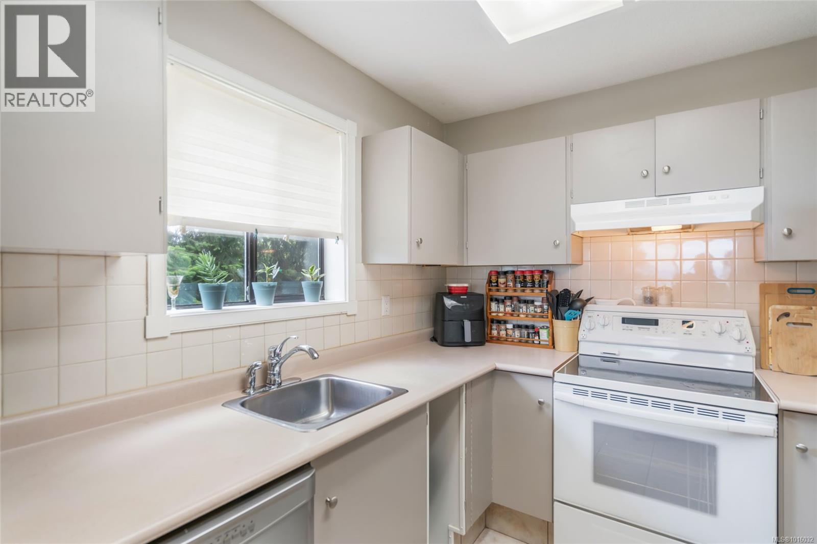 201 309 MORISON Ave, Parksville