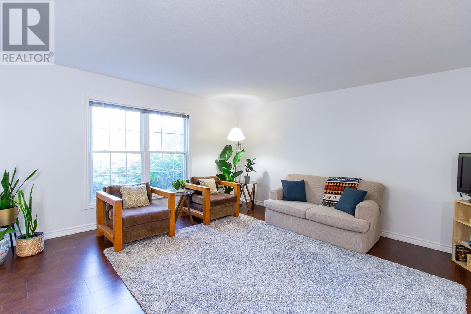 #110 24 ONTARIO STREET - 16