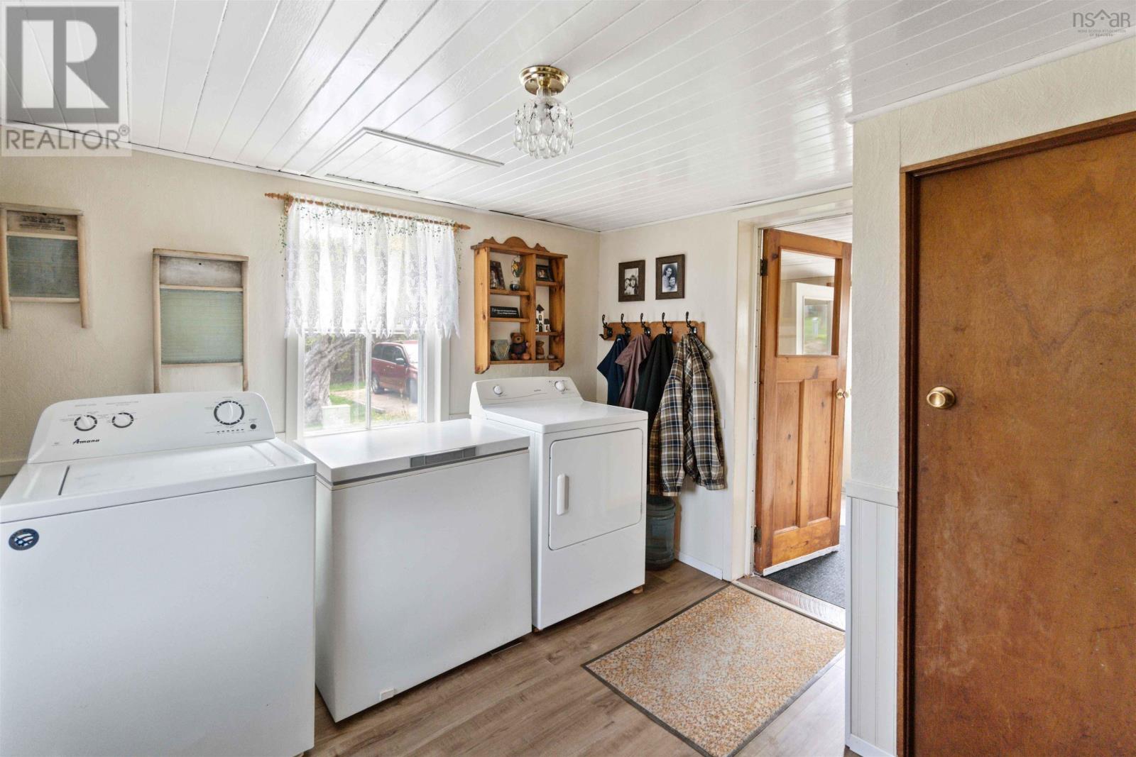 Property 16 of 31 of 1256 Highway 1