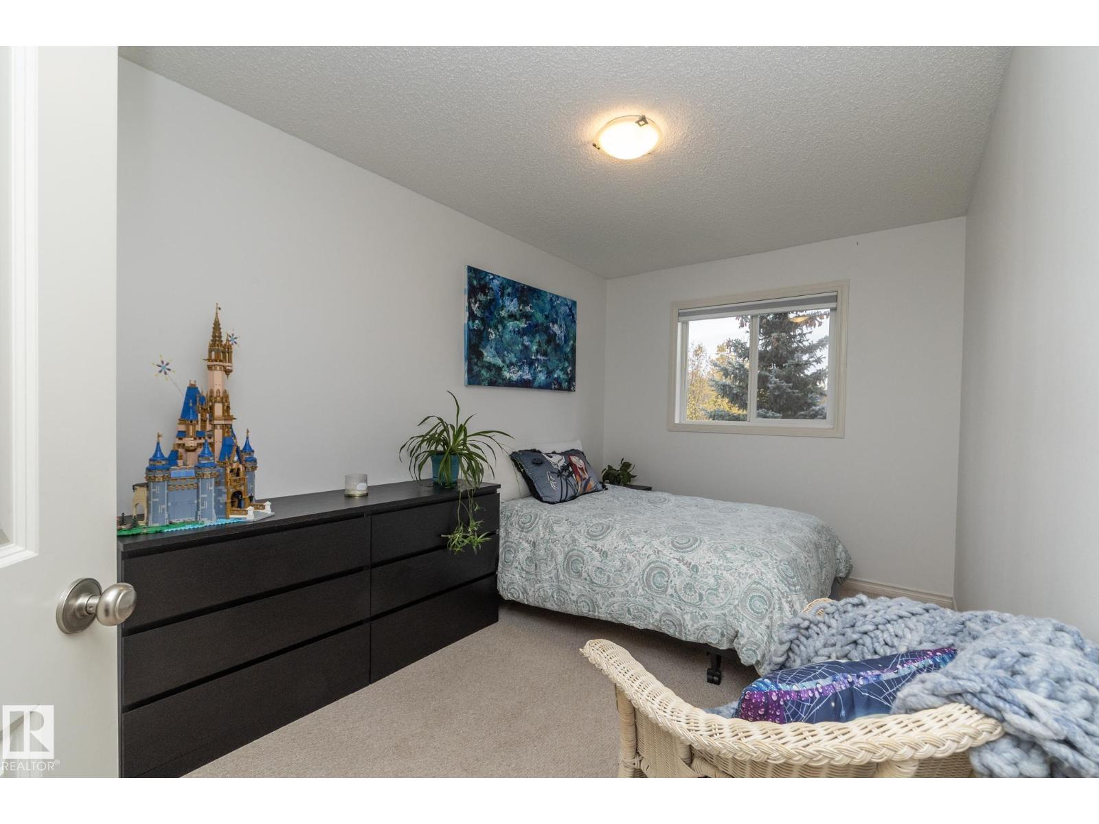 #6 10 WOODCREST, Fort Saskatchewan