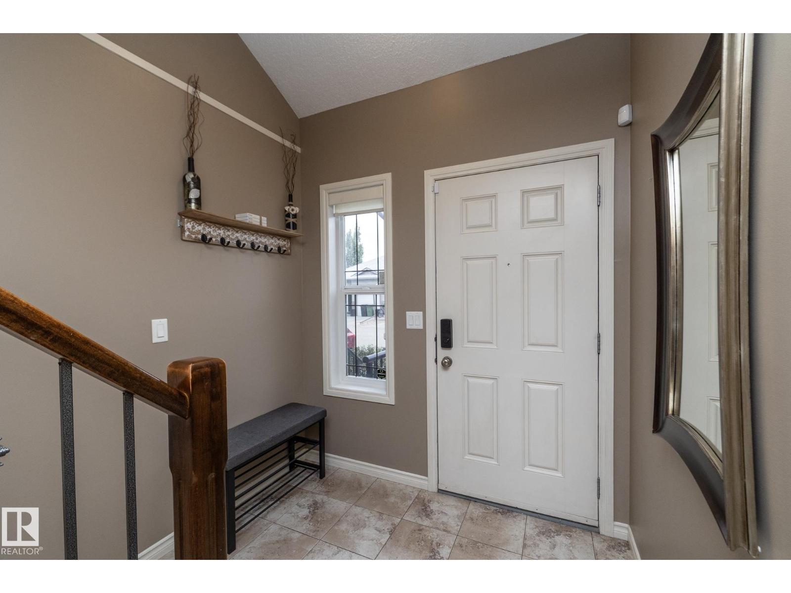 #6 10 WOODCREST, Fort Saskatchewan