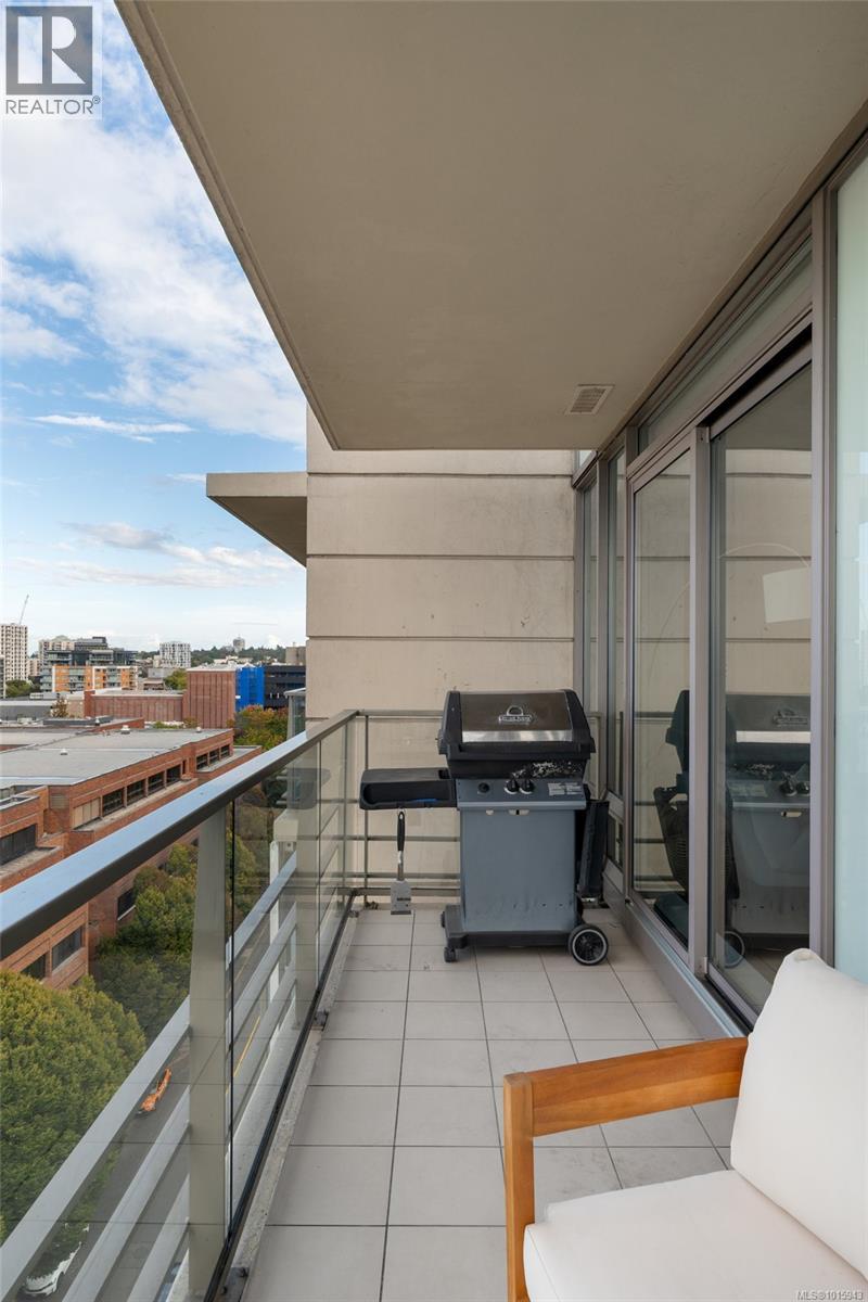 1503 707 Courtney Street, Victoria