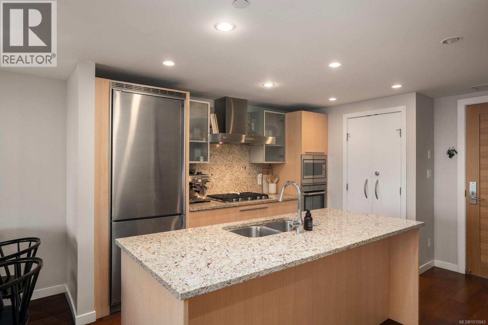 1503 707 Courtney Street, Victoria