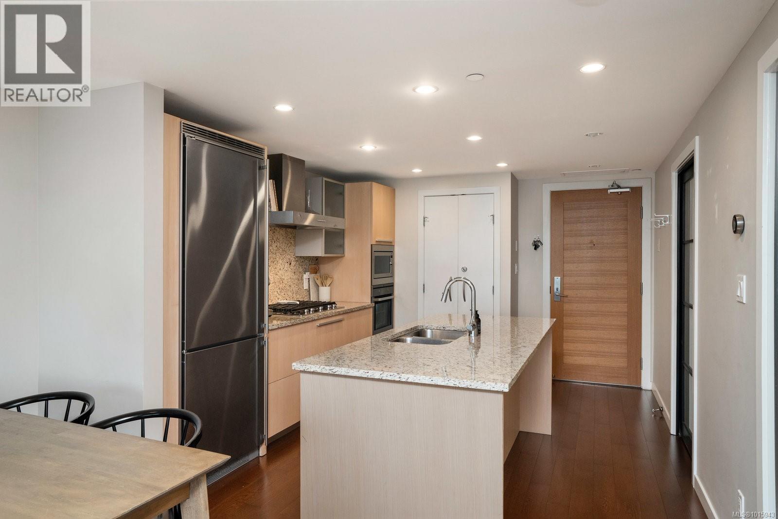 1503 707 Courtney Street, Victoria