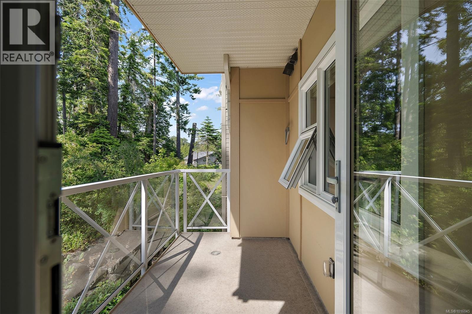 205 1900 Watkiss Way, View Royal