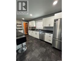102 2nd Avenue N, Lintlaw, SK S0A2H0 Photo 11