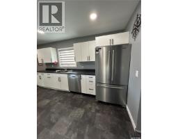 102 2nd Avenue N, Lintlaw, SK S0A2H0 Photo 12
