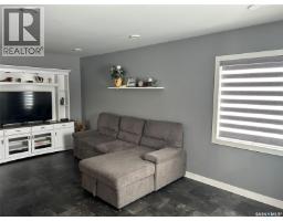 102 2nd Avenue N, Lintlaw, SK S0A2H0 Photo 18
