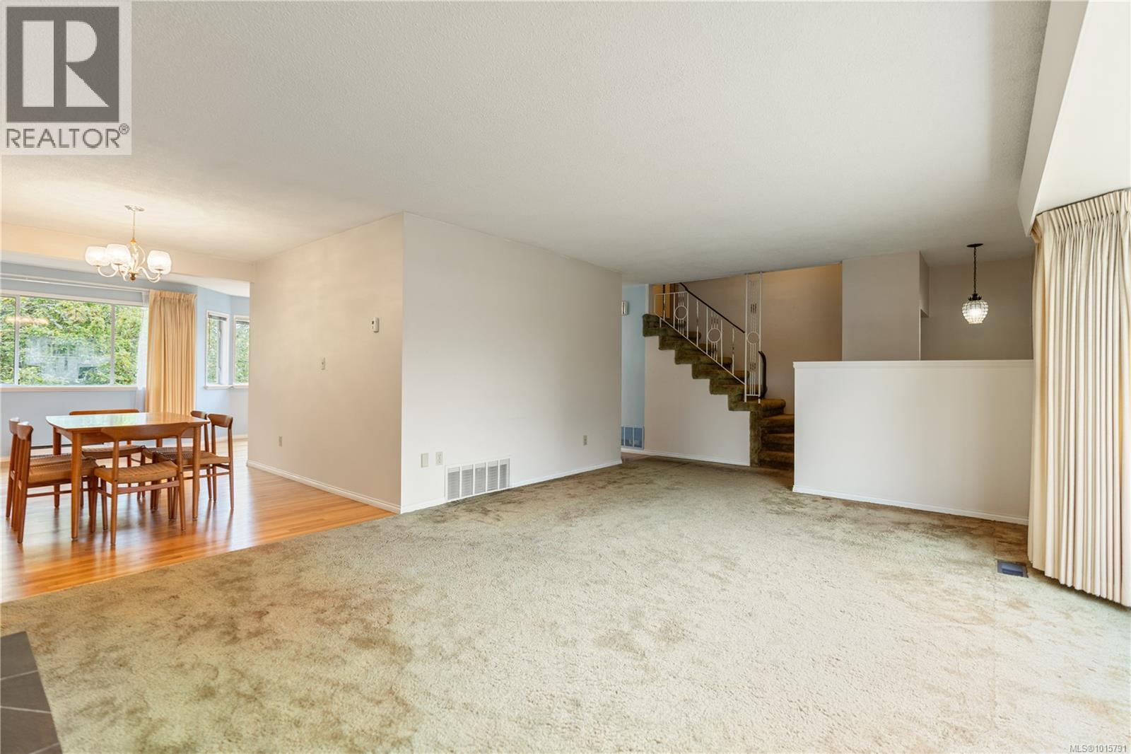  1853 San Lorenzo Avenue, Saanich