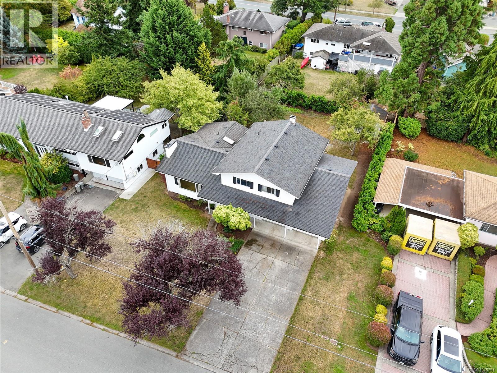 1853 San Lorenzo Avenue, Saanich