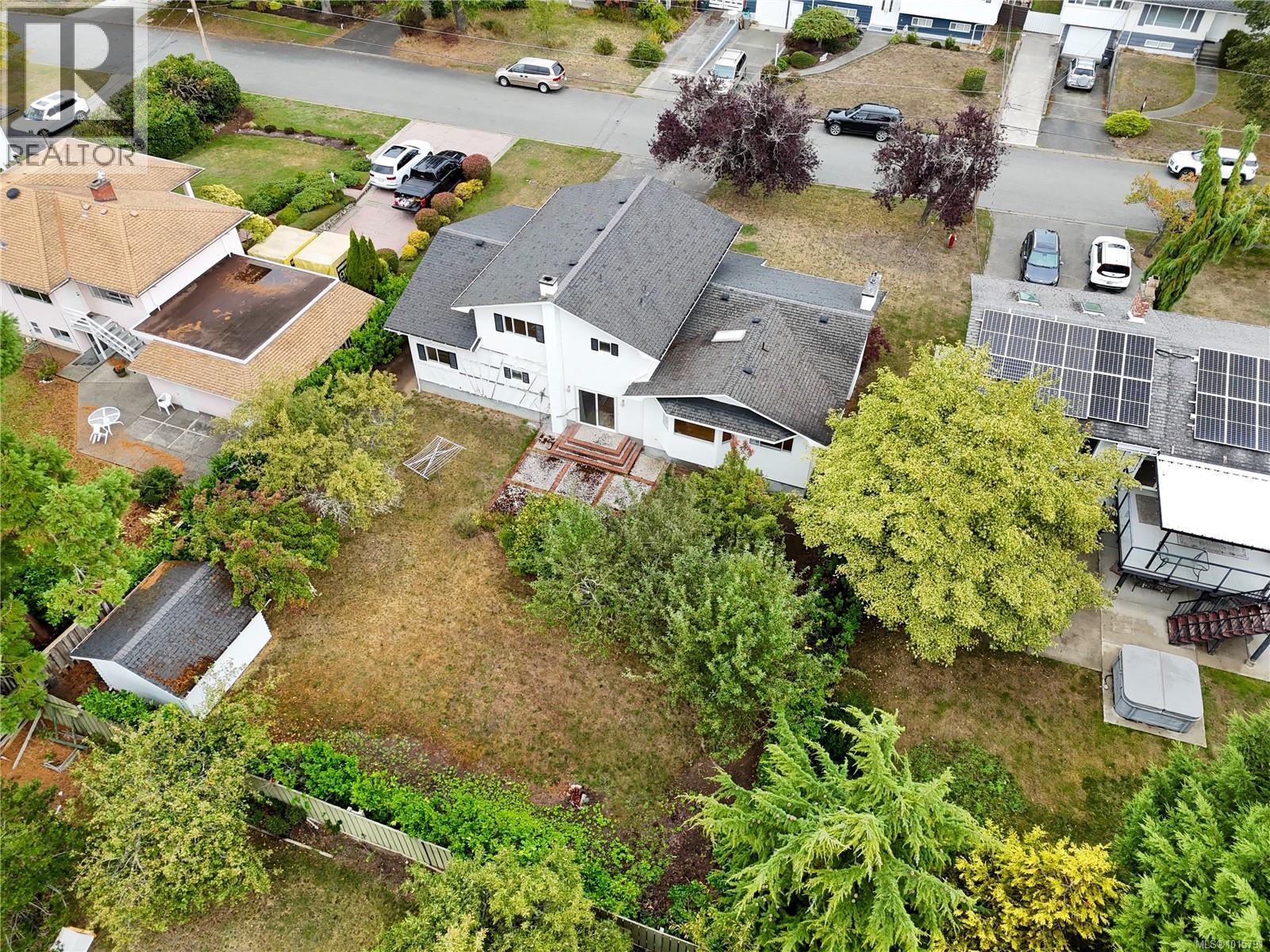 1853 San Lorenzo Avenue, Saanich