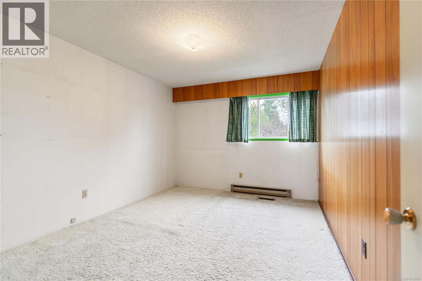  1853 San Lorenzo Avenue, Saanich