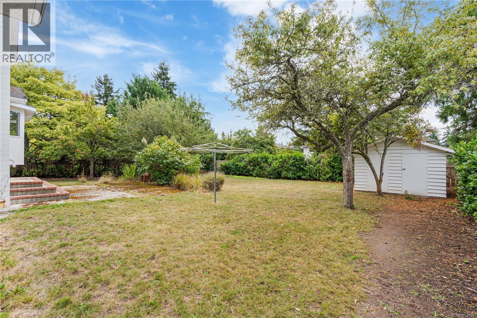  1853 San Lorenzo Avenue, Saanich