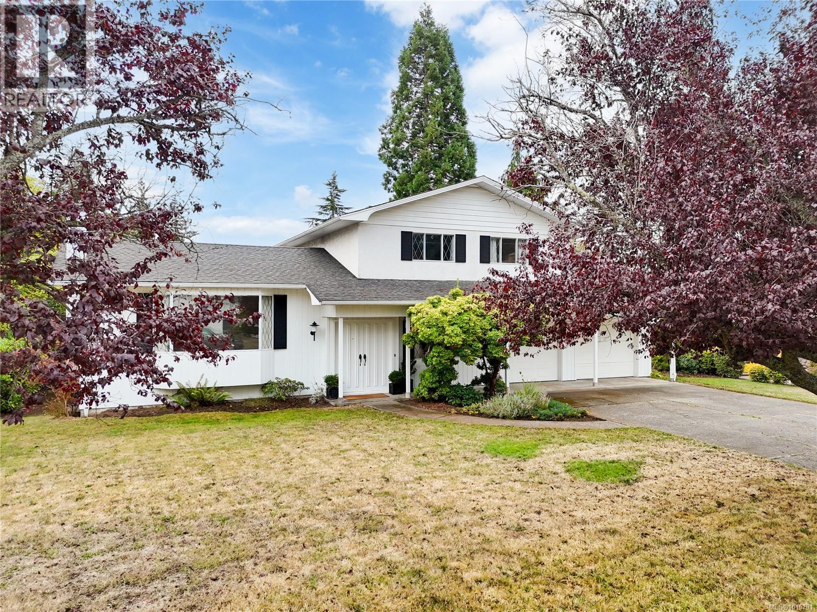  1853 San Lorenzo Avenue, Saanich