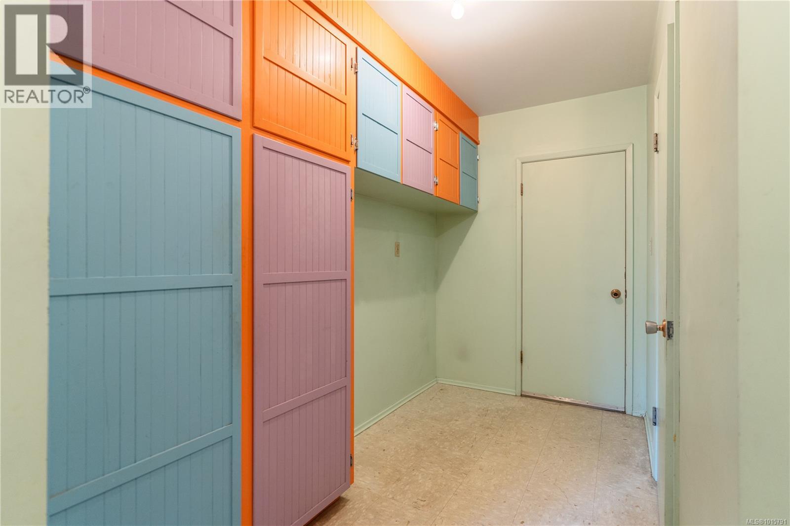  1853 San Lorenzo Avenue, Saanich