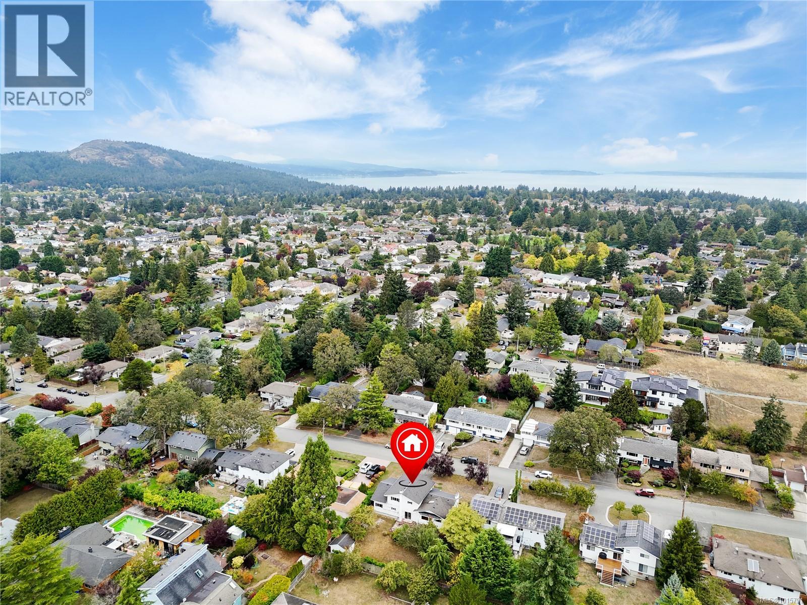  1853 San Lorenzo Avenue, Saanich