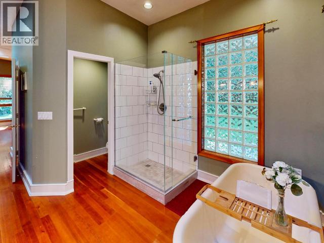 7734 MC AULAY ROAD, Powell River