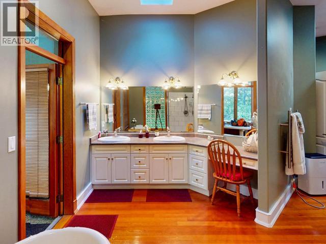 7734 MC AULAY ROAD, Powell River