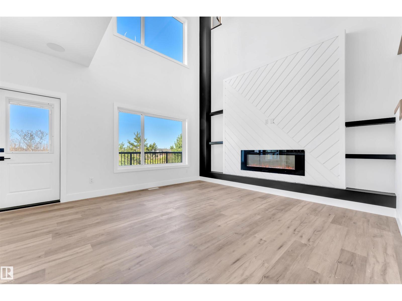 638 Astoria WY, Devon