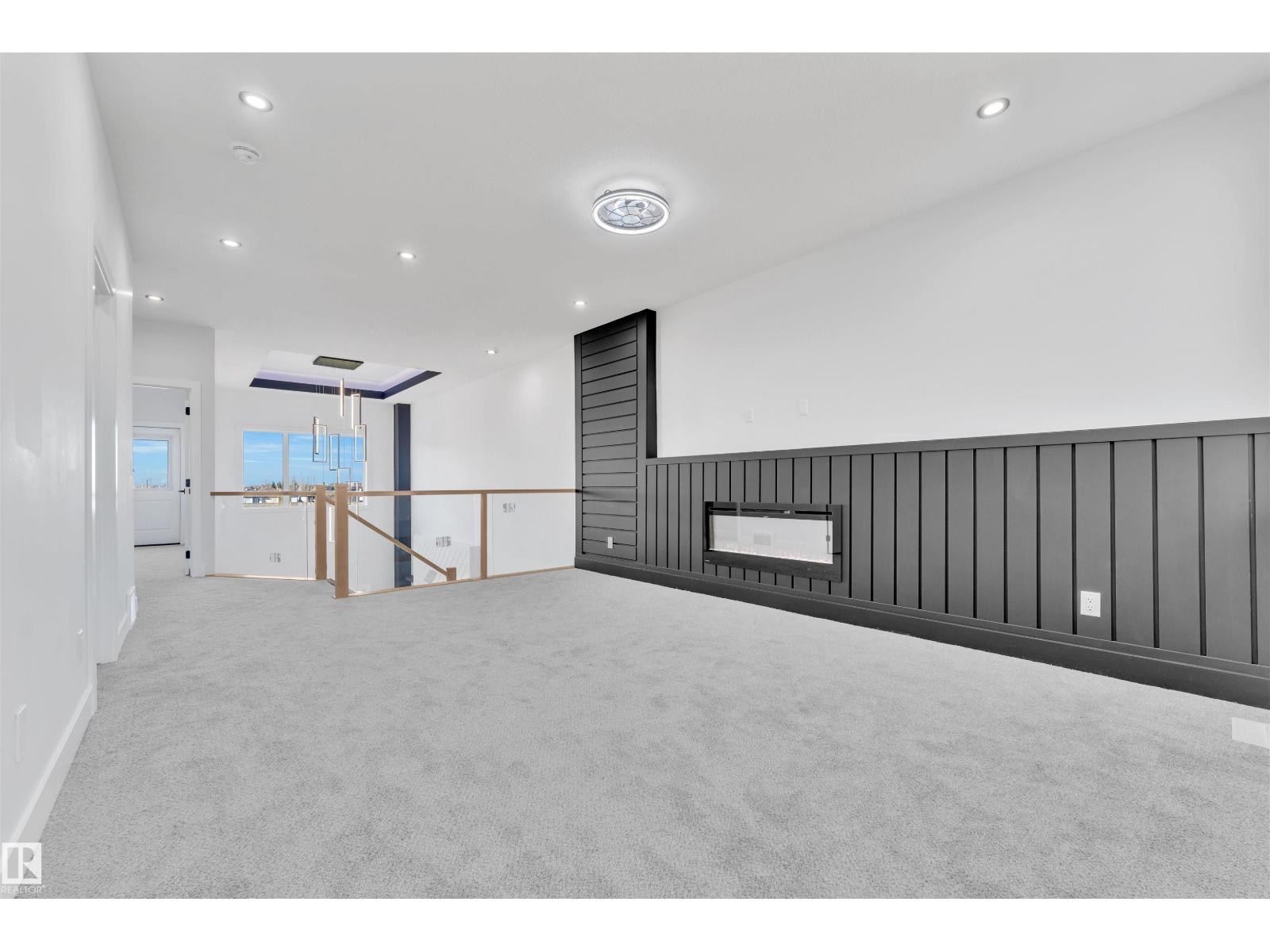 638 Astoria WY, Devon