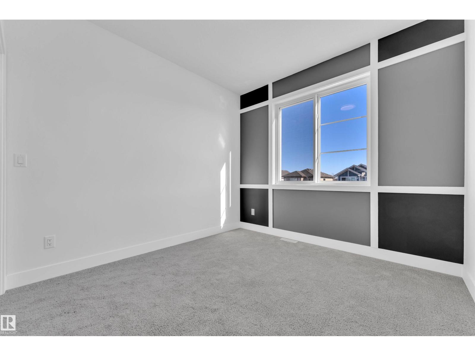 638 Astoria WY, Devon