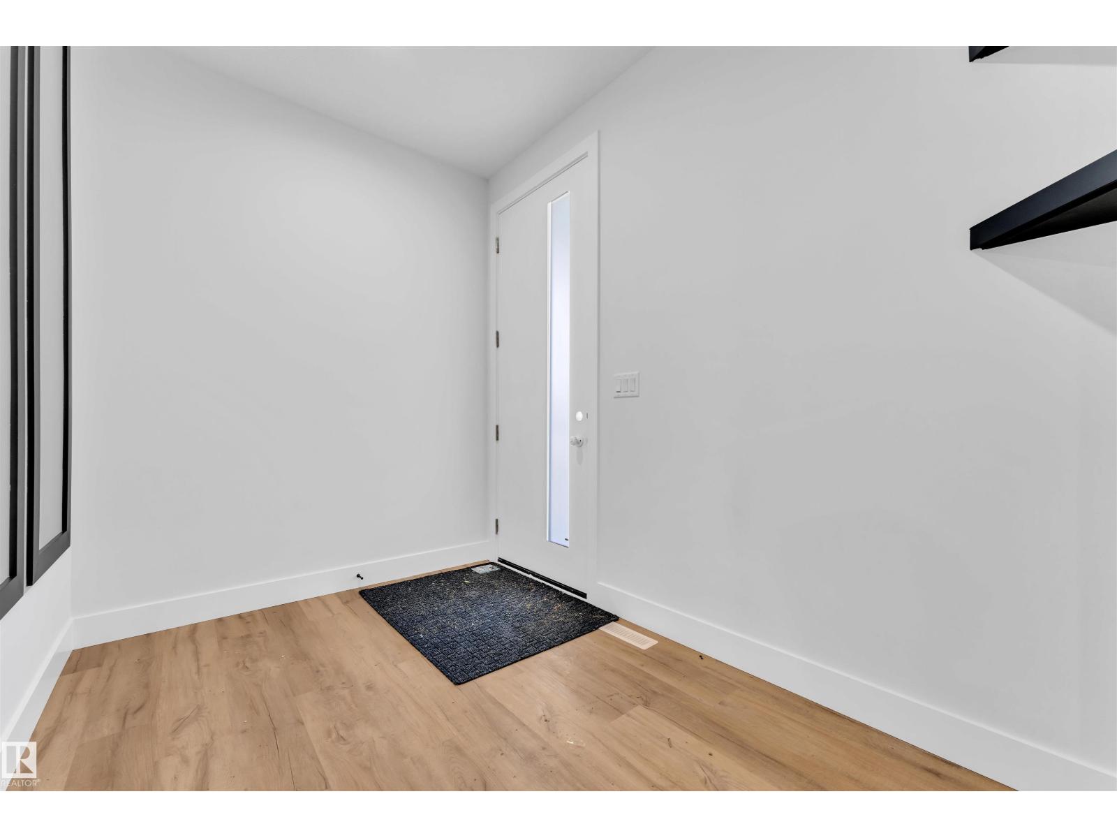 638 Astoria WY, Devon