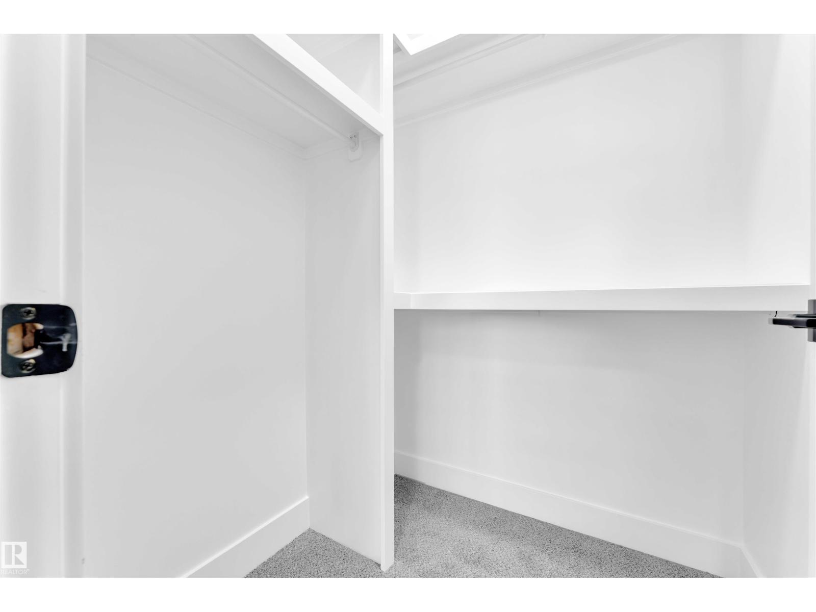 638 Astoria WY, Devon