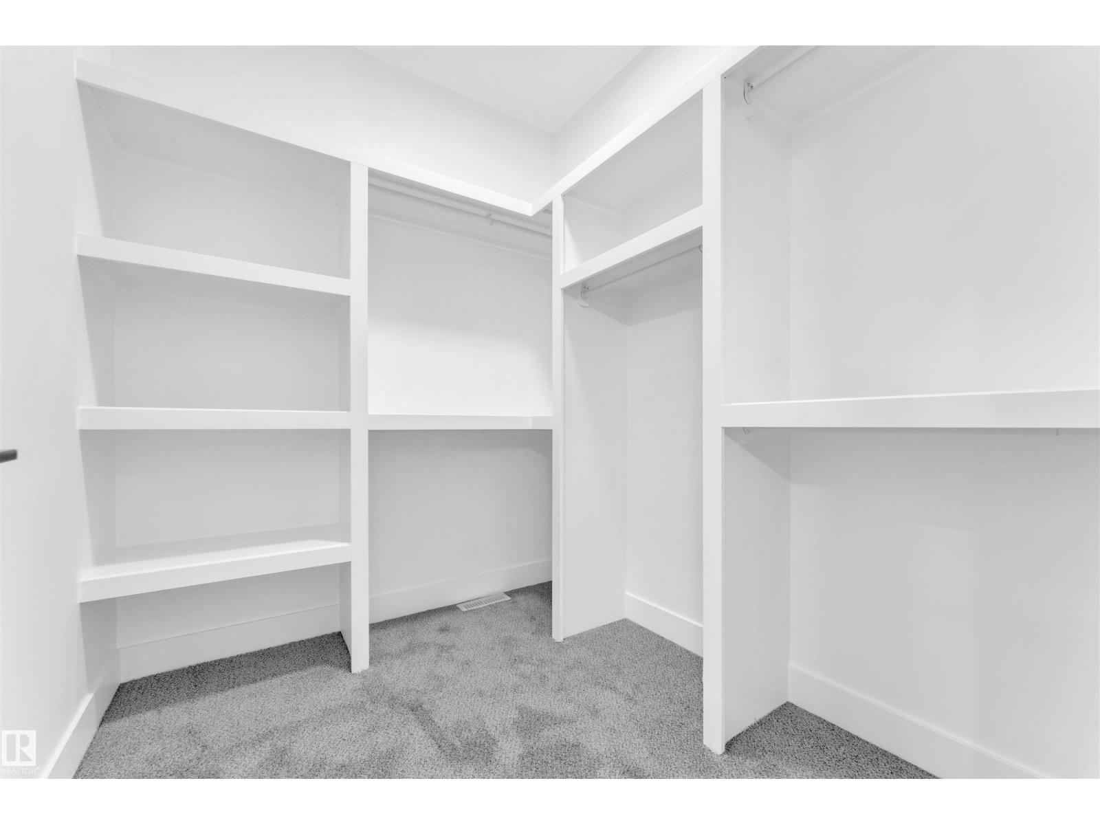 638 Astoria WY, Devon