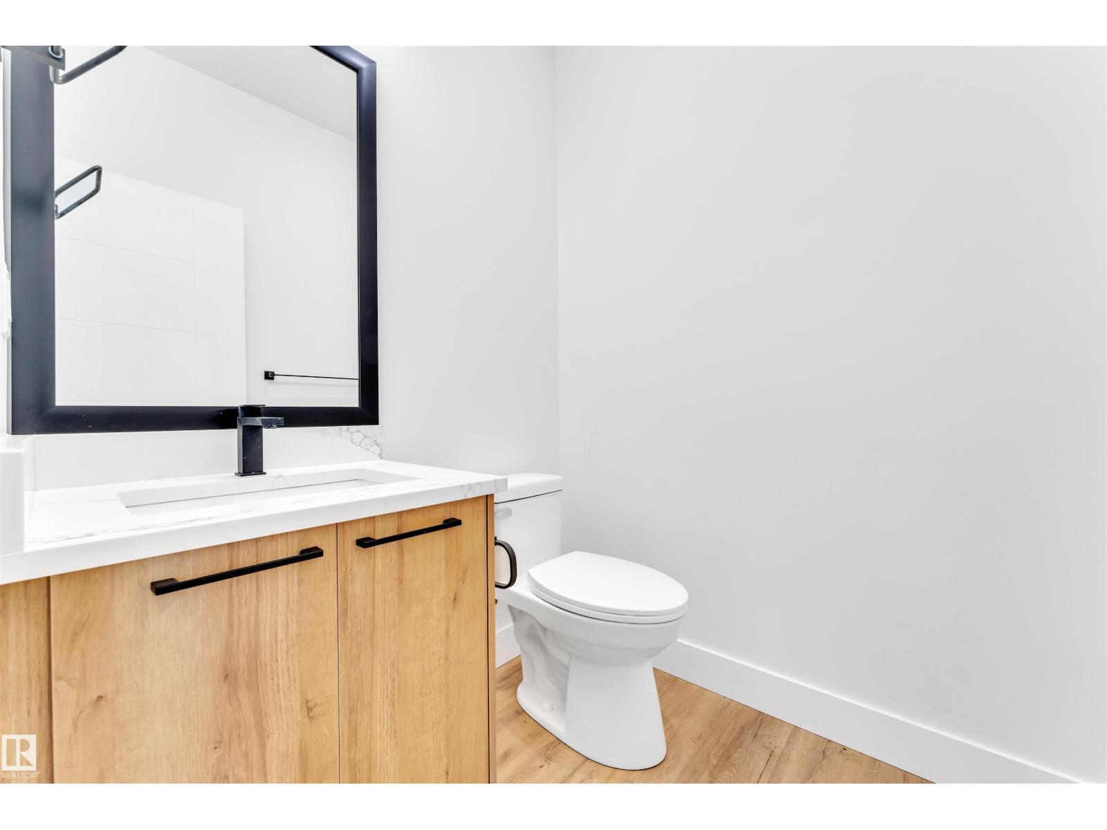 638 Astoria WY, Devon