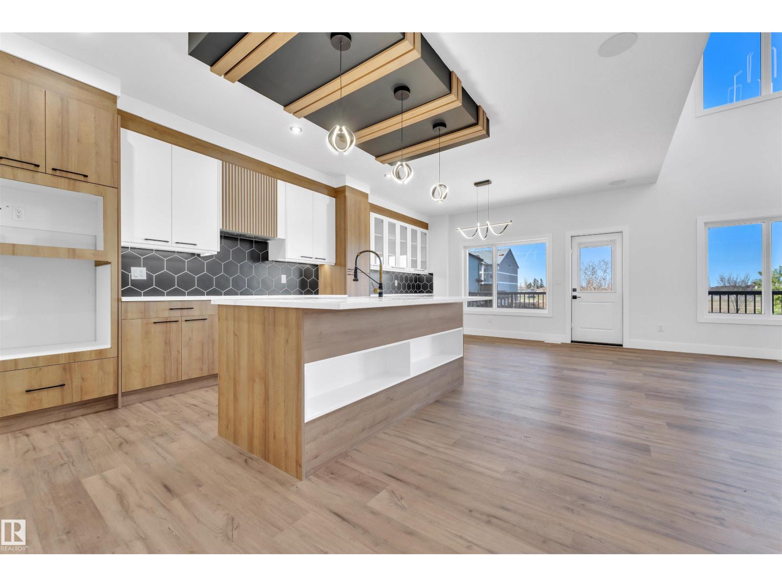 638 Astoria WY, Devon