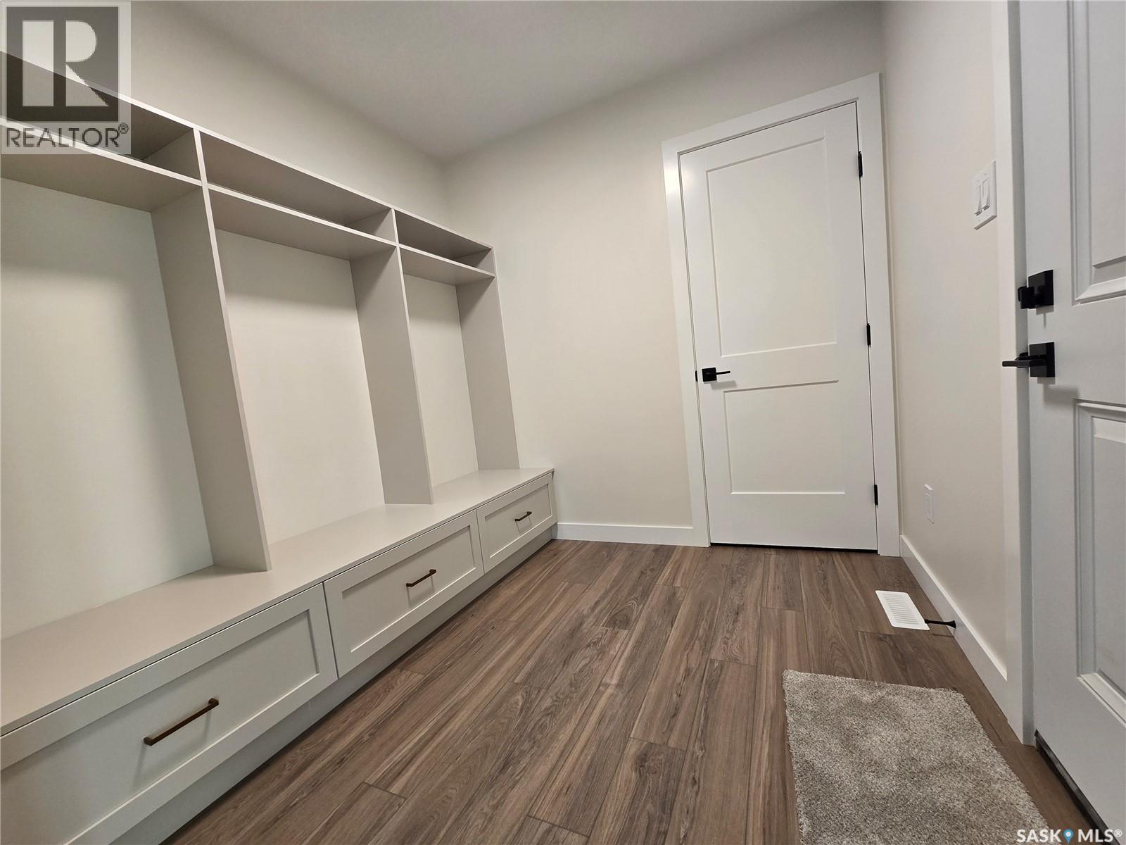 3 KENNEY CRESCENT - 5