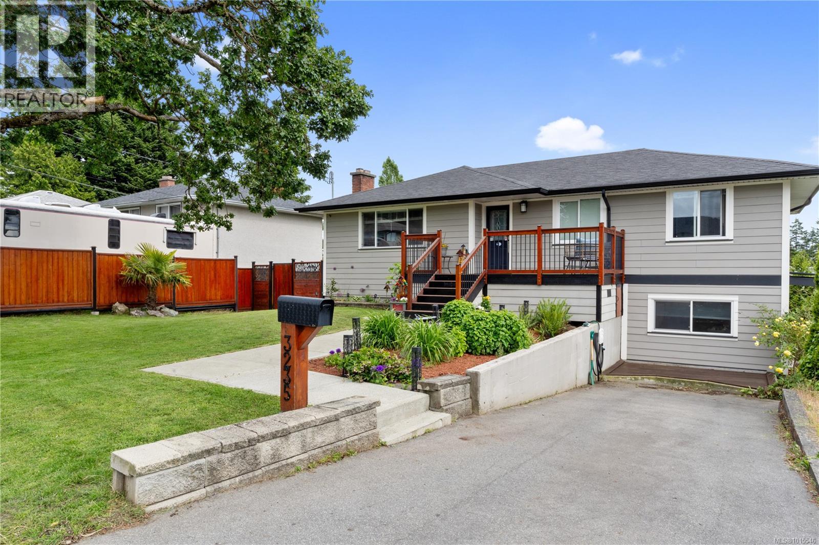  3235 Admirals Road, Saanich